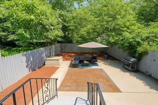 136 Ege Ave, Jersey City, NJ 07304