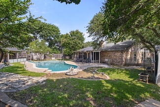 2904 Bluebonnet Ln, Bedford, TX 76021