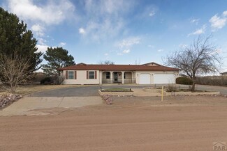 1047 W Broken Bow Dr, Pueblo, CO 81007