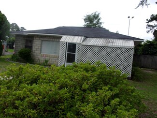 617 4th St NE, Cairo, GA 39828