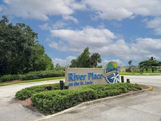 650 NE Waters Edge Ln, Port Saint Lucie, FL 34983