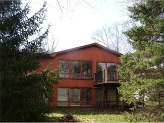 2749 Teresa Dr SW, Cedar Rapids, IA 52404