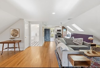 30 Graves Ave Unit B, Northampton, MA 01060