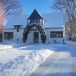 1536 7th St S, Fargo, ND 58103