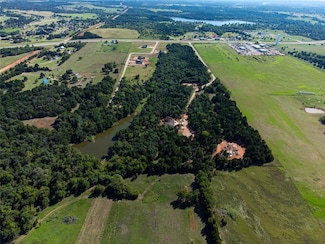1041 Meadow Park Rd, Guthrie, OK 73044