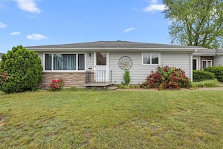 6 Angell St, Woonsocket, RI 02895