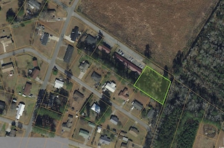 4824 Holly St, Loris, SC 29569
