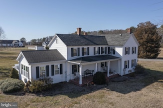 724 Benson Rd, Weems, VA 22576