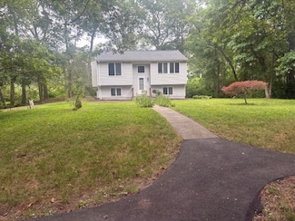 6 Quiet Oak Dr, Bradford, RI 02808