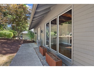 8775 SW Bridletrail Ave, Beaverton, OR 97008