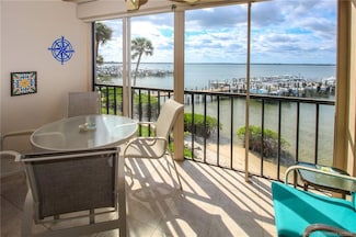 4490 NE Sandpebble Trace Unit 304, Stuart, FL 34996
