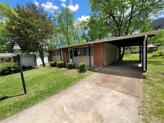 10249 Dacey Ct, Saint Louis, MO 63136