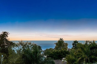 1149 Oceanic Dr, Encinitas, CA 92024