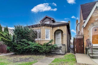 5853 W Newport Ave, Chicago, IL 60634