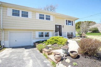252 Rock Odundee Rd, South Dartmouth, MA 02748