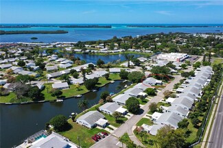 9424 Kingston Dr, Bradenton, FL 34210
