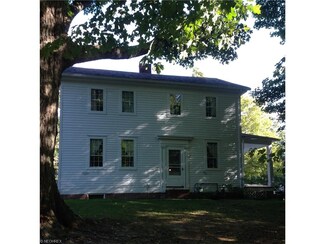 2014 Hyde Oakfield Rd, Bristolville, OH 44402
