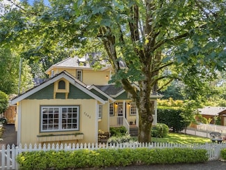 7040 SW 31st Ave, Portland, OR 97219