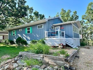 25795 Canyon Dr, Hermitage, MO 65668
