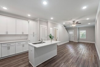 294 Date Palm Ln, Freeport, FL 32439