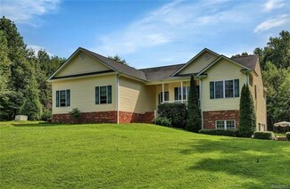12571 Hidden Valley Dr, Amelia Court House, VA 23002