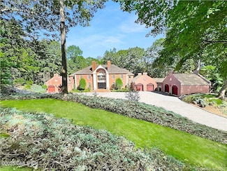 177 Long Close Rd, Stamford, CT 06902