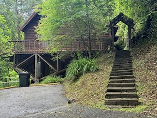 449 Harolds Branch, Pikeville, KY 41501