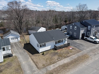 433 Aroostook Ave, Millinocket, ME 04462