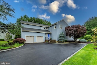 27 Arnold Dr, Princeton Junction, NJ 08550