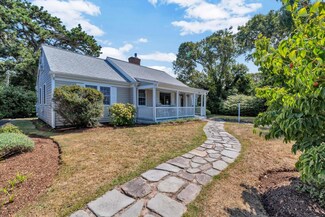 65 Division St, West Harwich, MA 02671