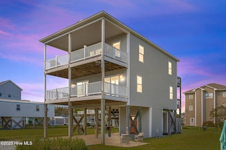 8014 8th St, Surf City, NC 28445