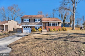 28 Riviera Dr, West Deptford, NJ 08096