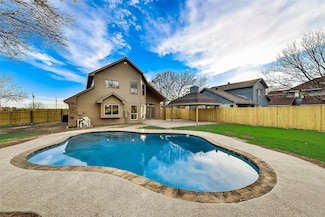 930 Thorton Dr, Cedar Hill, TX 75104