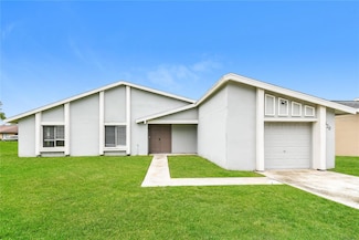 820 E Flag Ln, Kissimmee, FL 34759