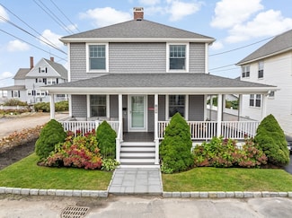 48 P St, Hull, MA 02045