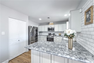 6920 Singing Dunes Ln, Las Vegas, NV 89145