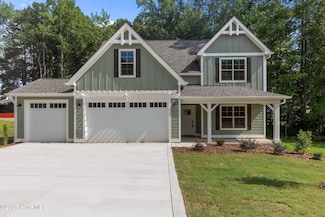 517 Belcroft Dr, Carthage, NC 28327