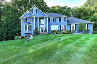 55 Riding Ridge Rd, Monroe, CT 06468