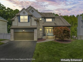 14 Reddington Dr, Matawan, NJ 07747