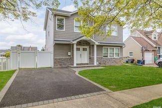 2089 Beech St, Wantagh, NY 11793