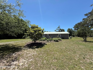 4827 Highway 24, Newport, NC 28570