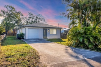 3311 19th St E, Bradenton, FL 34208