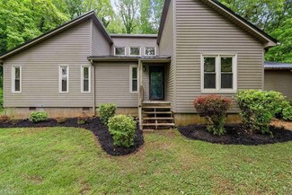 700 Castle Oaks Ct, High Point, NC 27265
