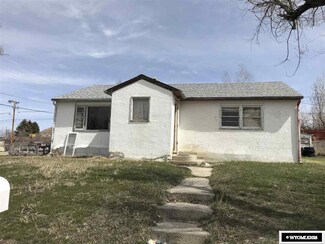 131 N 8th St, Douglas, WY 82633