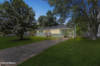 7 Cathedral Dr, Lakewood, NJ 08701