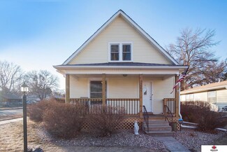 5043 Greenwood St, Lincoln, NE 68504