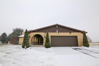 391 S Hokendauqua Dr, Northampton, PA 18067