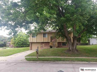 13932 Lisa Cir, Omaha, NE 68138
