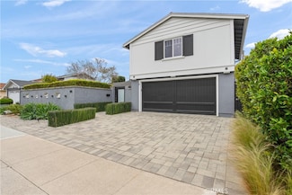 515 Traverse Dr, Costa Mesa, CA 92626