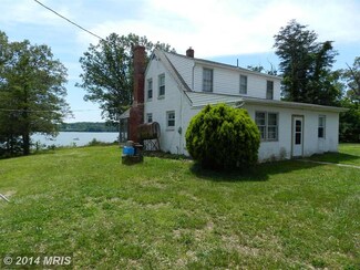 195 Jenkins Point Rd, Montross, VA 22520